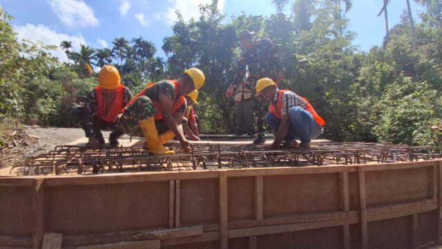 Satgas TMMD Ke-129 Kodim 0102/Pidie Perkuat Struktur Jembatan, Pemasangan Bekisting Box Culvert Dikebut Demi Akses Masyarakat