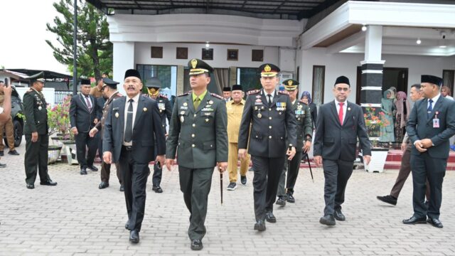 ‎Kapolres Pidie Hadiri Upacara HUT ke-81 TNI, Perkuat Sinergi TNI-Polri