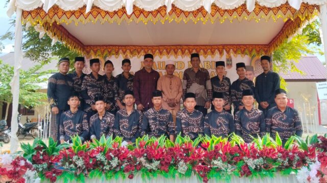 SMP Negeri 2 Muara Tiga Peringati Maulid Nabi, Santuni 14 Anak Yatim