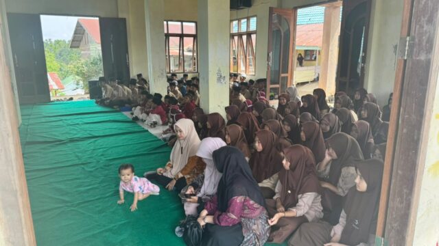 Perkuat Kedekatan dengan Santri, Yonif 114/Satria Musara Sosialisasikan Penerimaan Prajurit TNI AD di Bener Meriah