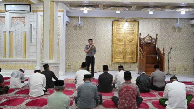 Shalat Subuh Keliling, Kapolres Pidie Ajak Masyarakat Waspadai Narkoba dan Jaga Kamtibmas